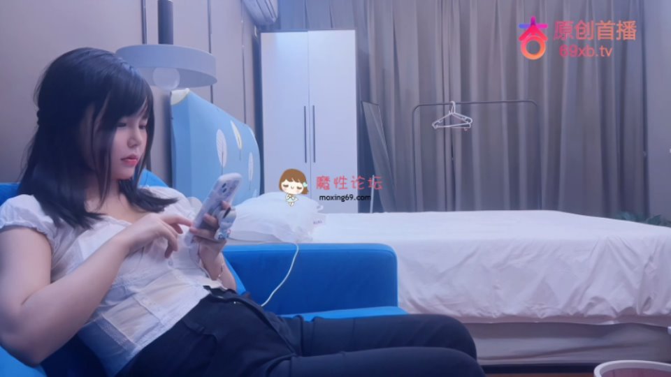 [自拍] 外围女神猎啪『小飞探花』约操女神级洋气可爱的女大学生 纯欲天花板 淫乱翘乳 [1V+2.21G] [百度云]