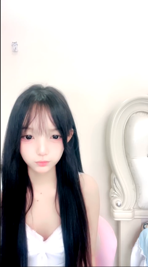 【鬼鬼啊】清纯嫩妹 粉嫩白虎穴